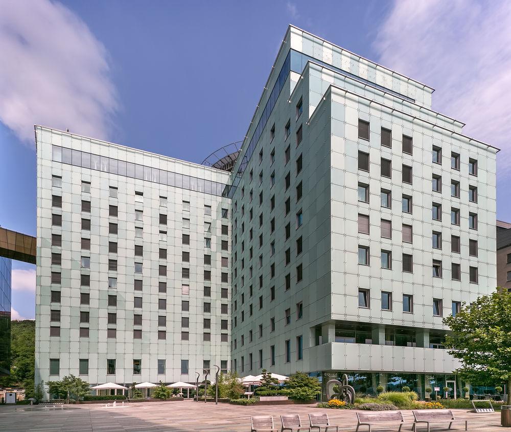 Grand Hotel River Park, A Luxury Collection Hotel, ברטיסלאבה מראה חיצוני תמונה The University Hospital of Freiburg