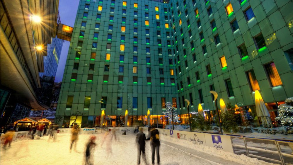 Grand Hotel River Park, A Luxury Collection Hotel, ברטיסלאבה מראה חיצוני תמונה The hotel at night