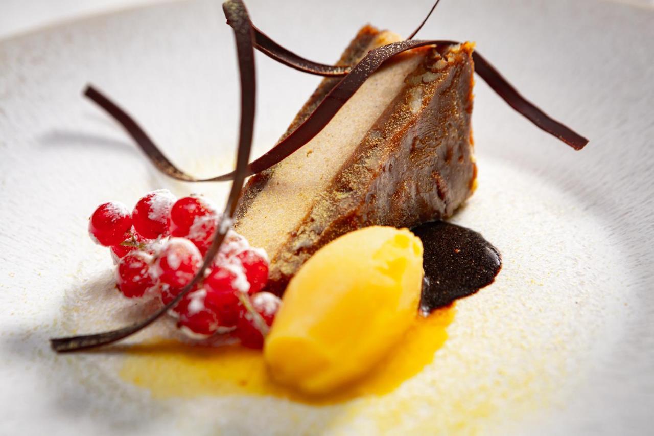 Grand Hotel River Park, A Luxury Collection Hotel, ברטיסלאבה מראה חיצוני תמונה A dessert