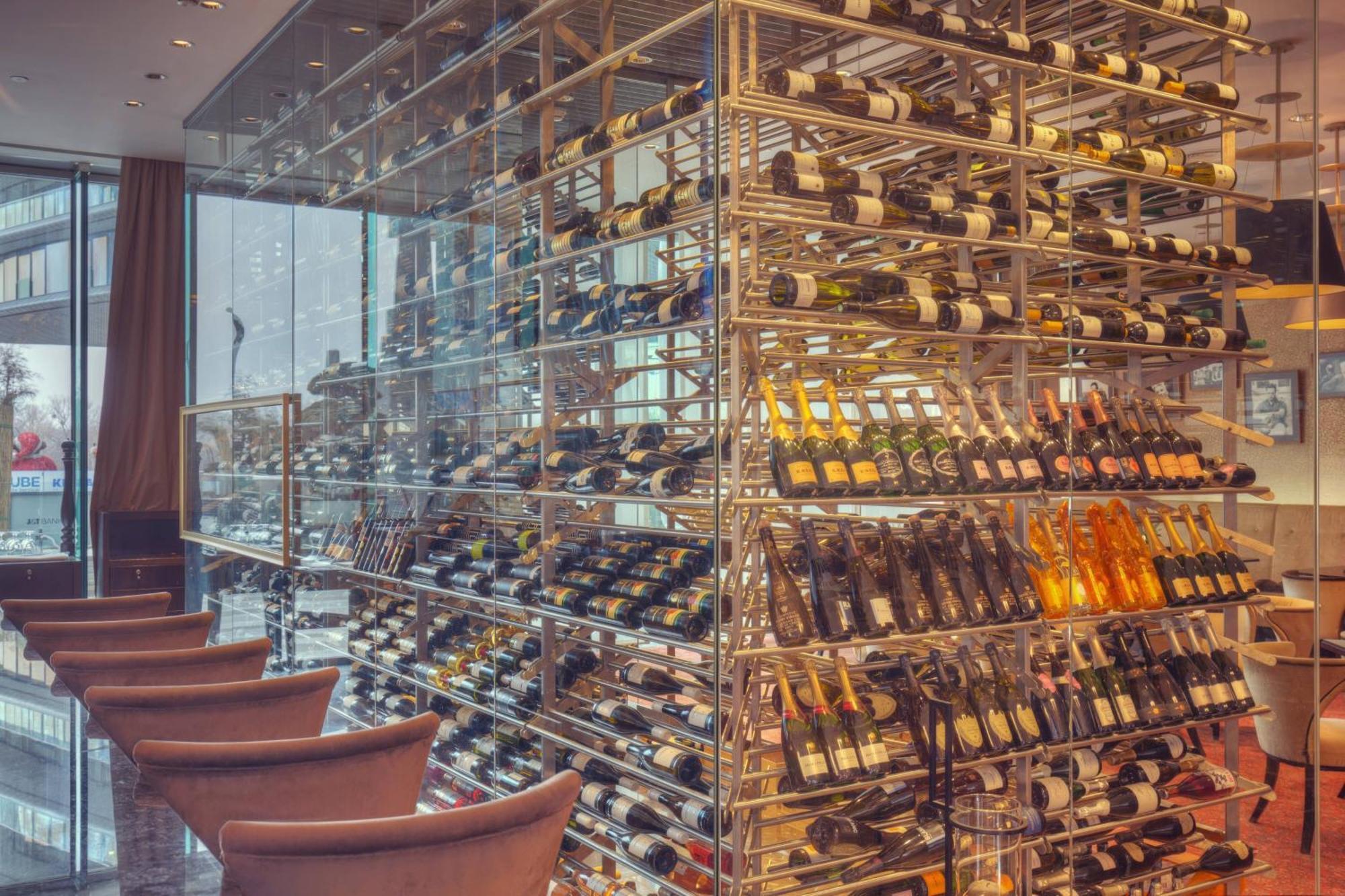 Grand Hotel River Park, A Luxury Collection Hotel, ברטיסלאבה מראה חיצוני תמונה Wine rack
