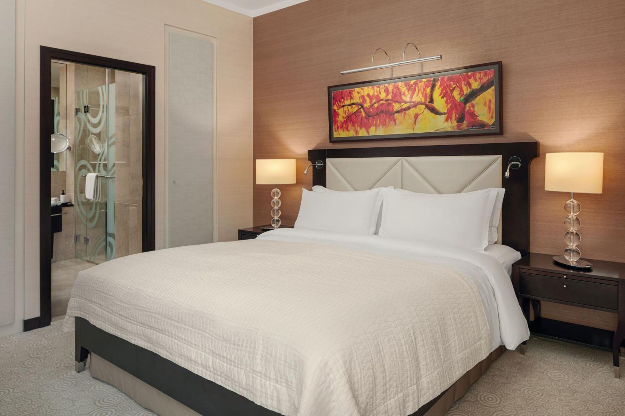 Grand Hotel River Park, A Luxury Collection Hotel, ברטיסלאבה מראה חיצוני תמונה A bedroom at the Hilton London Heathrow