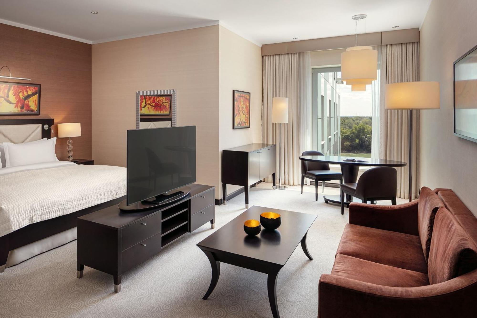 Grand Hotel River Park, A Luxury Collection Hotel, ברטיסלאבה מראה חיצוני תמונה A typical studio apartment
