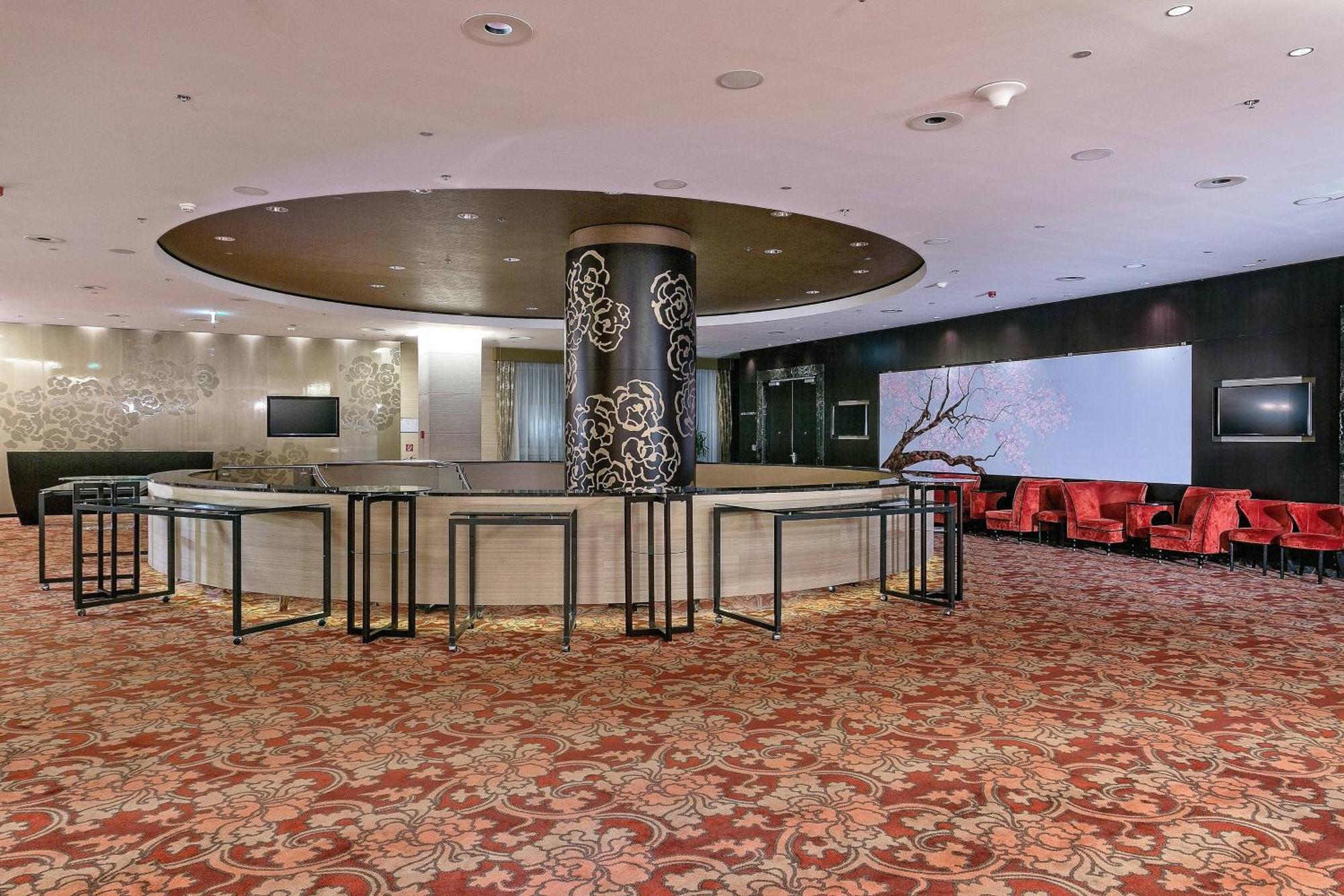 Grand Hotel River Park, A Luxury Collection Hotel, ברטיסלאבה מראה חיצוני תמונה The lobby of the hotel